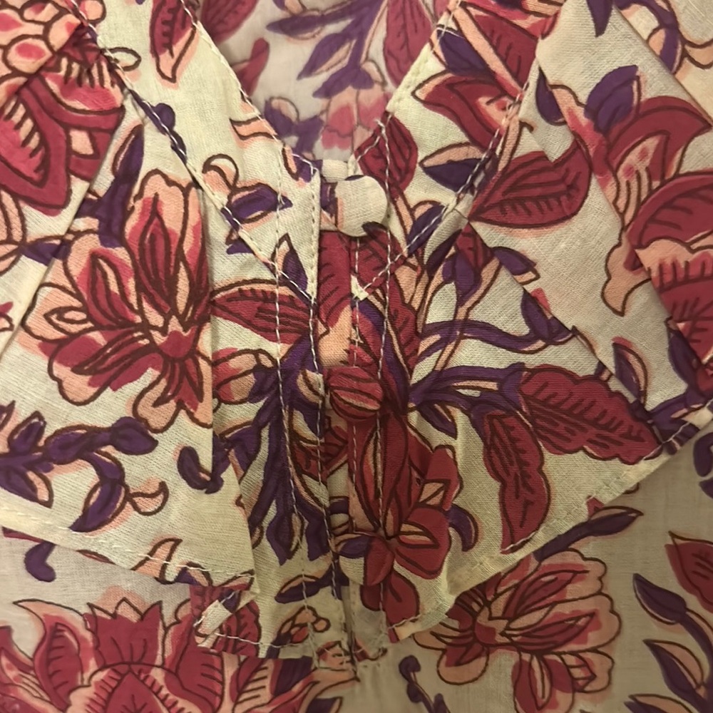 Evereve NWT Ari Ruffle Collar V neck Blouse - Picture 6 of 15